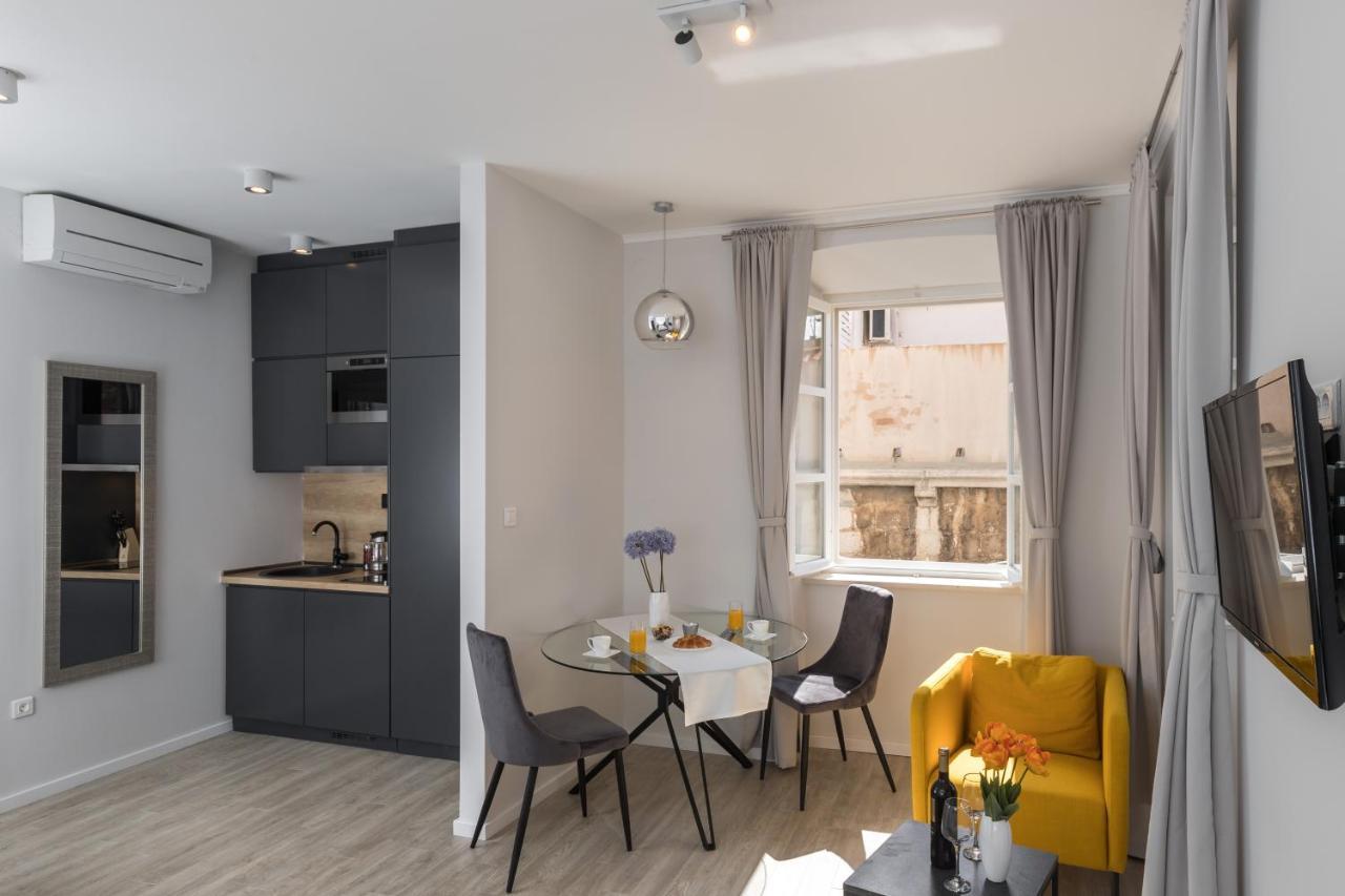 Urbis Apartment *
